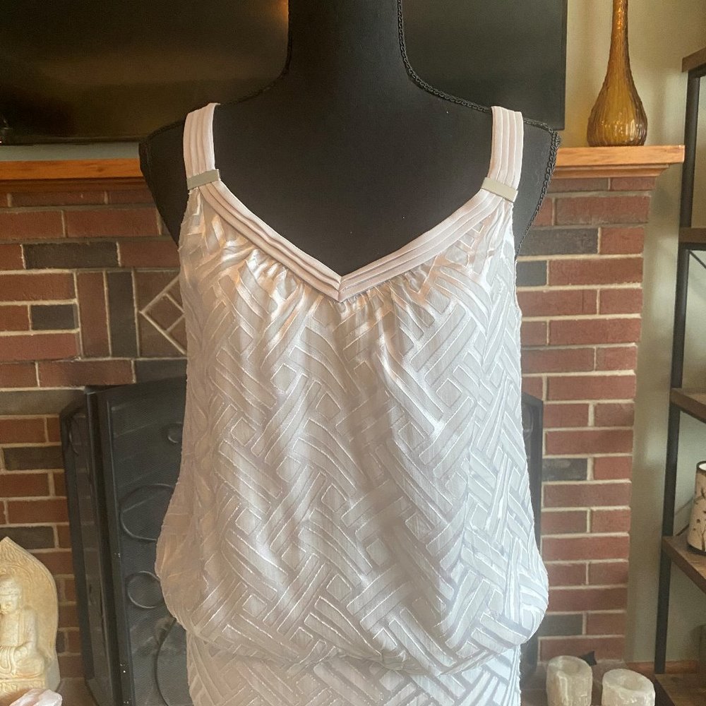 White House Black Market tank top very pretty